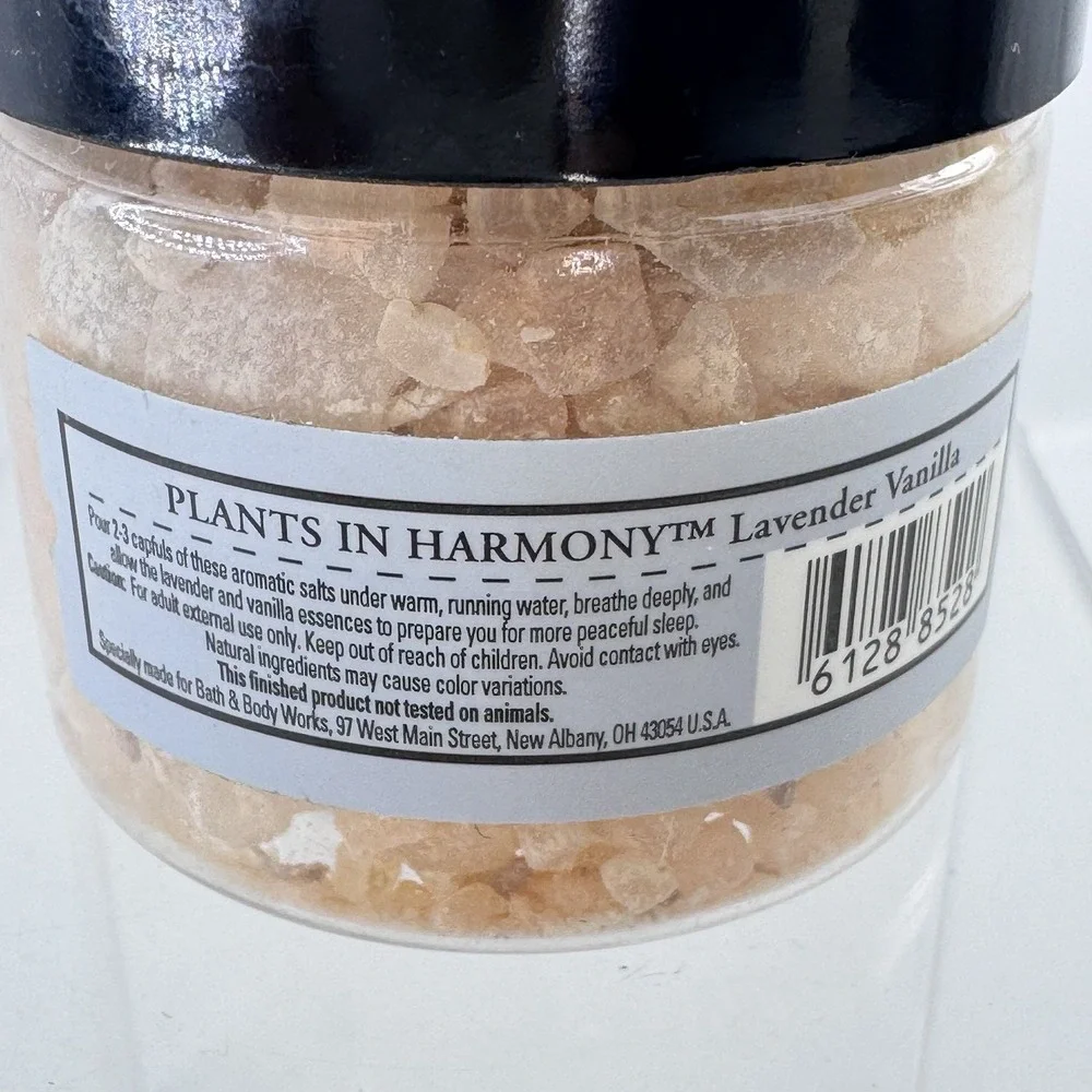 Bath & Body Works Aromatherapy Lavender vanilla sleep purifying bath salts 2 Oz